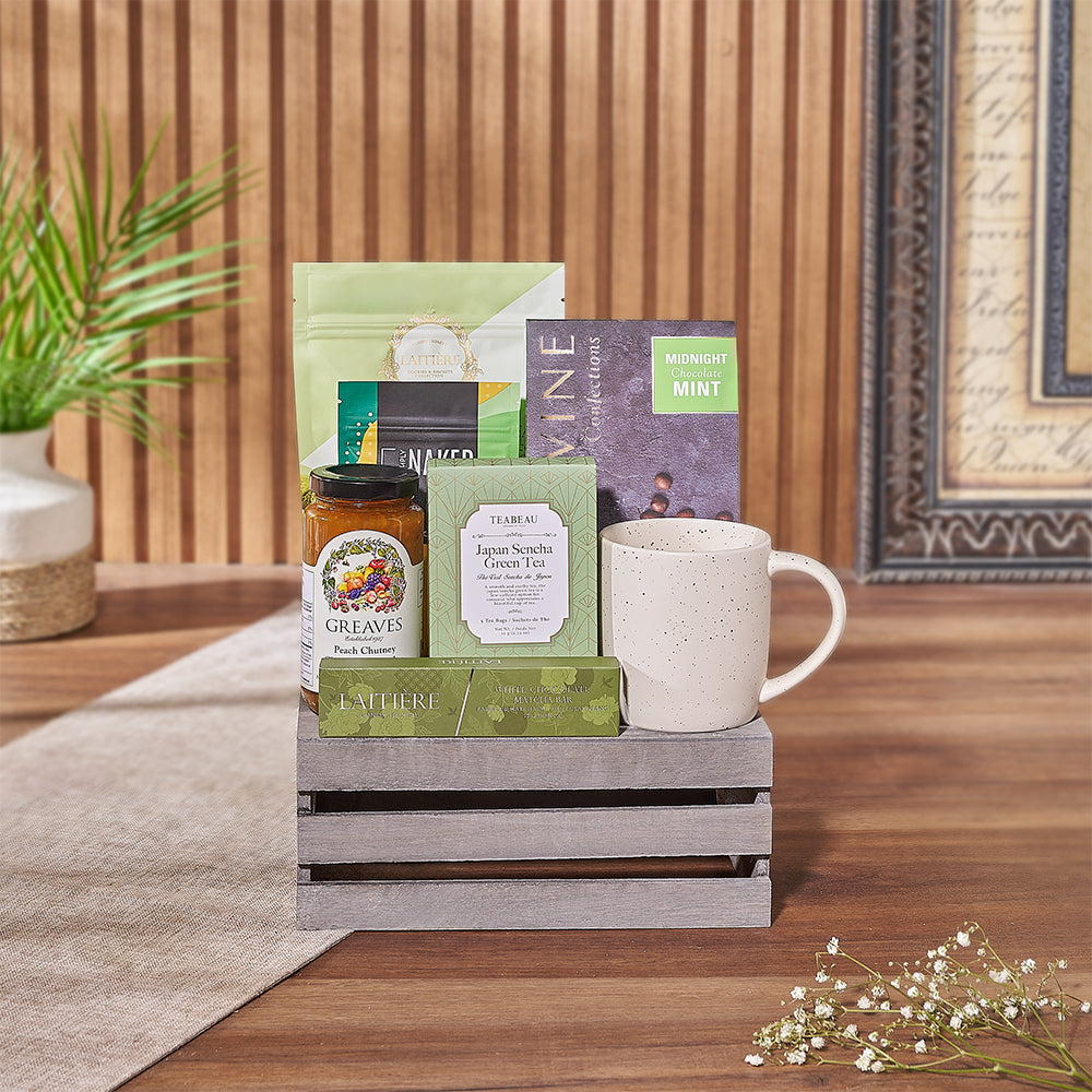 Gourmet Matcha Green Tea and Snack Gift Basket – how the gift is presented