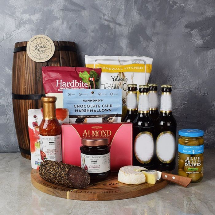 Beer Gift Basket with Acacia Wood Cheeseboard and Gourmet Treats – how the gift is presented
