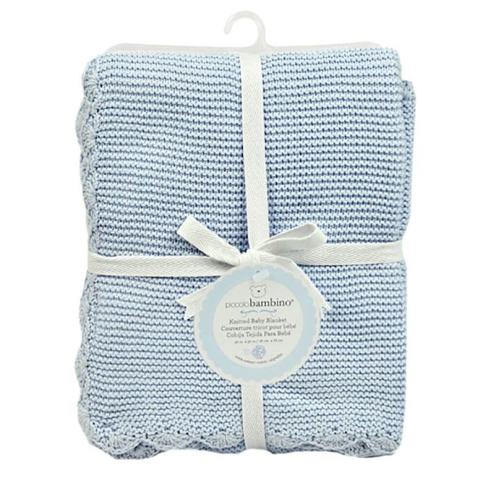 Deluxe Champagne Gift Basket with Baby Essentials – how the gift is presented
