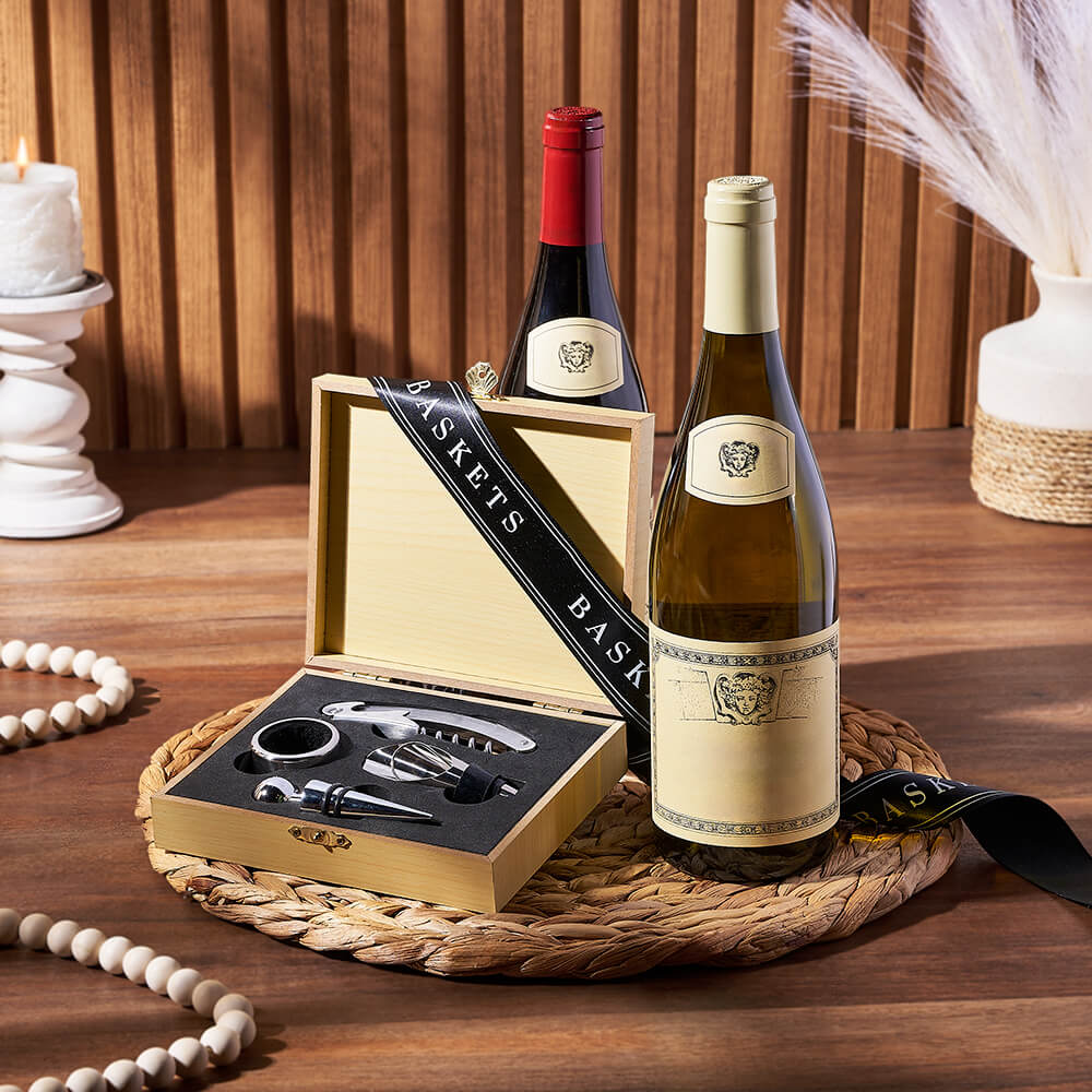 Premium Two-Bottle Wine Gift with Elegant Wooden Box and Accessories – how the gift is presented