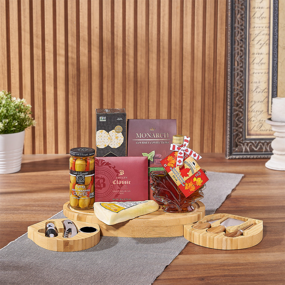 Kosher Gourmet Gift Basket with Golf Cheese Board and Treats – how the gift is presented