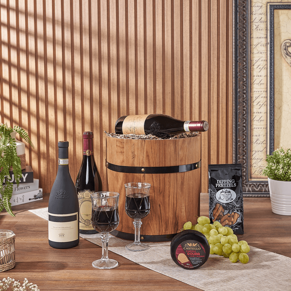 Castello Wine Basket with Chipotle Gouda, Grapes, and Pretzels in Wooden Barrel – how the gift is presented