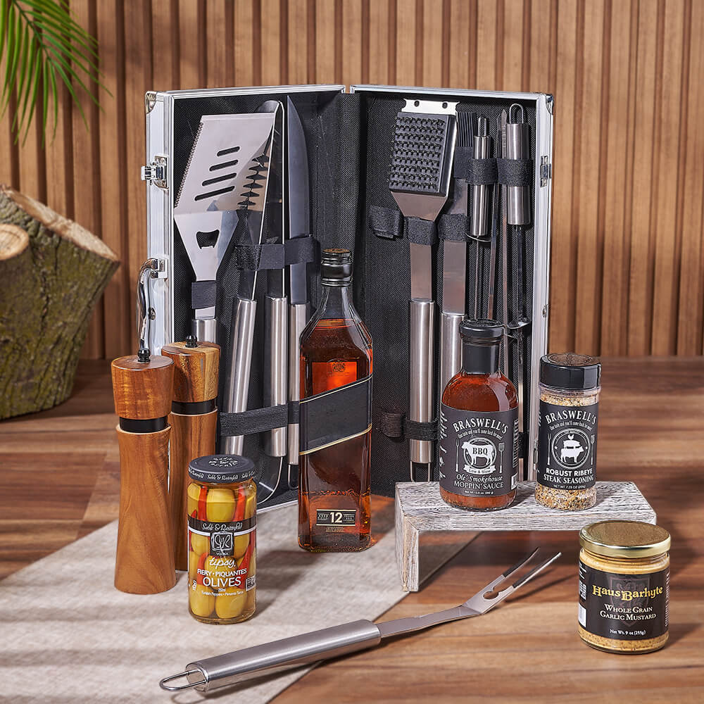 Whiskey with Grilling Essentials Set – how the gift is presented