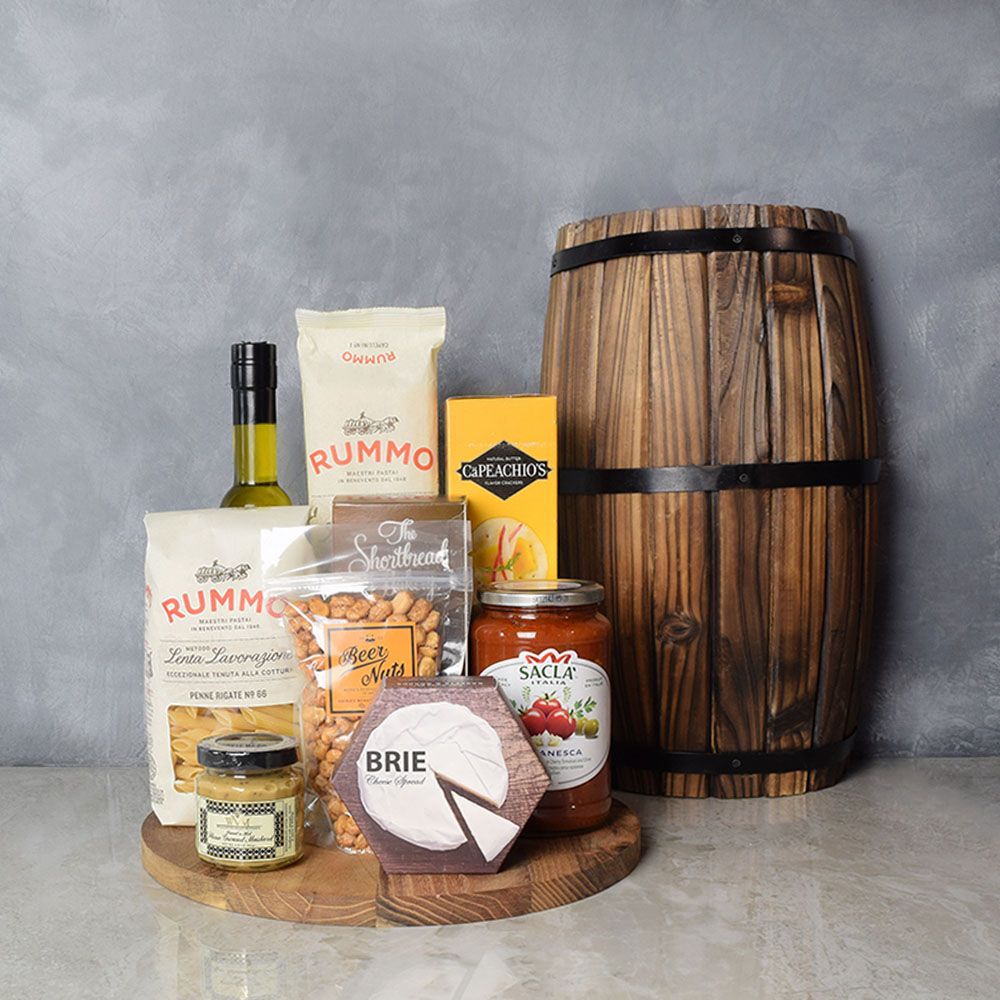 Puttanesca Sauce Pasta and Brie Basket – how the gift is presented