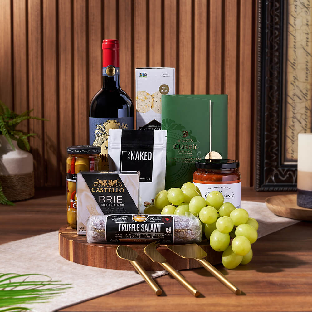 Wine Gift Basket with Artisanal Cheese, Salami, and Chocolate – how the gift is presented