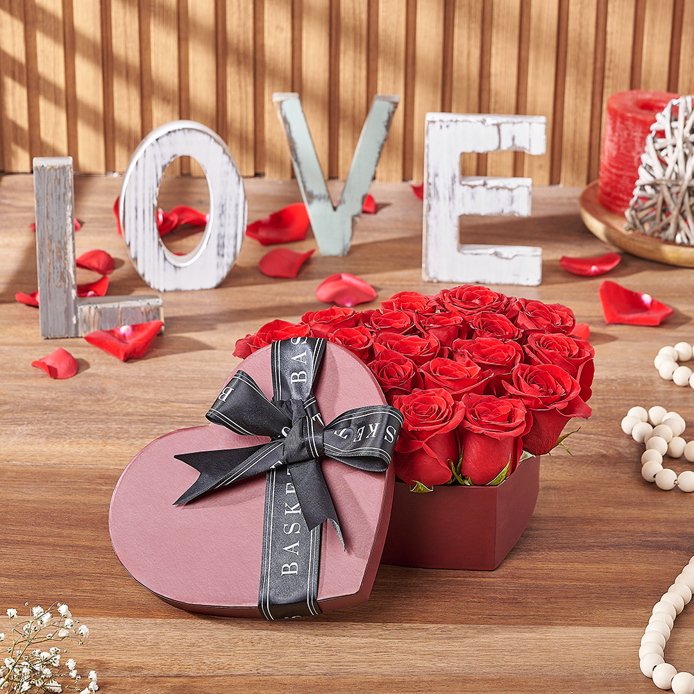 Valentine’s Day Red Roses in Heart-Shaped Hat Box – how the gift is presented