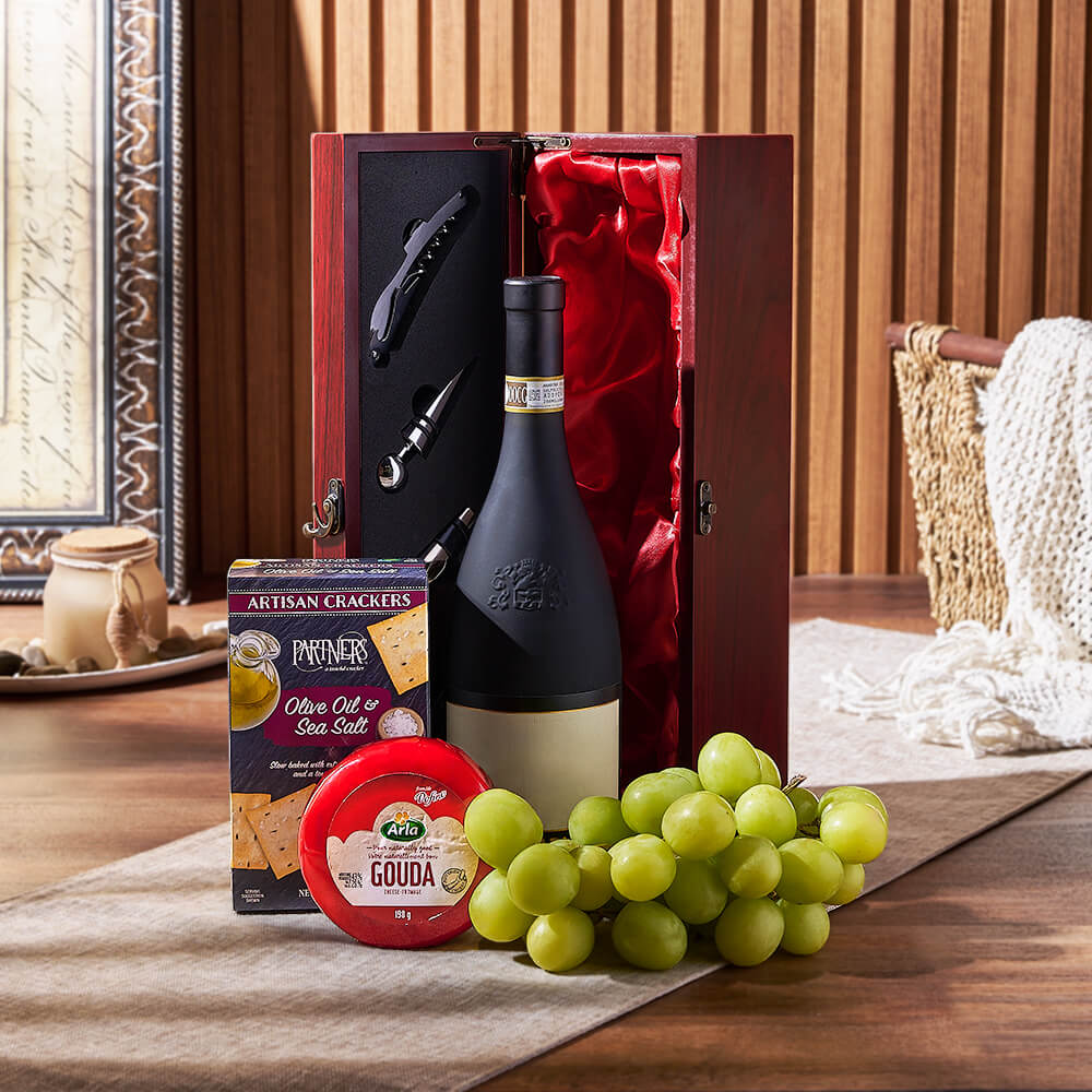 Gourmet Wine Gift Basket Featuring Gouda, Crackers & Grapes – how the gift is presented