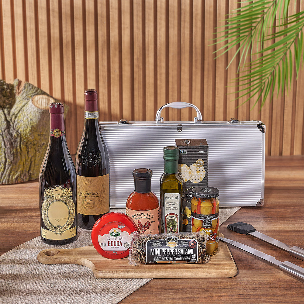 Two-Bottle Wine Basket with Grilling Set – how the gift is presented