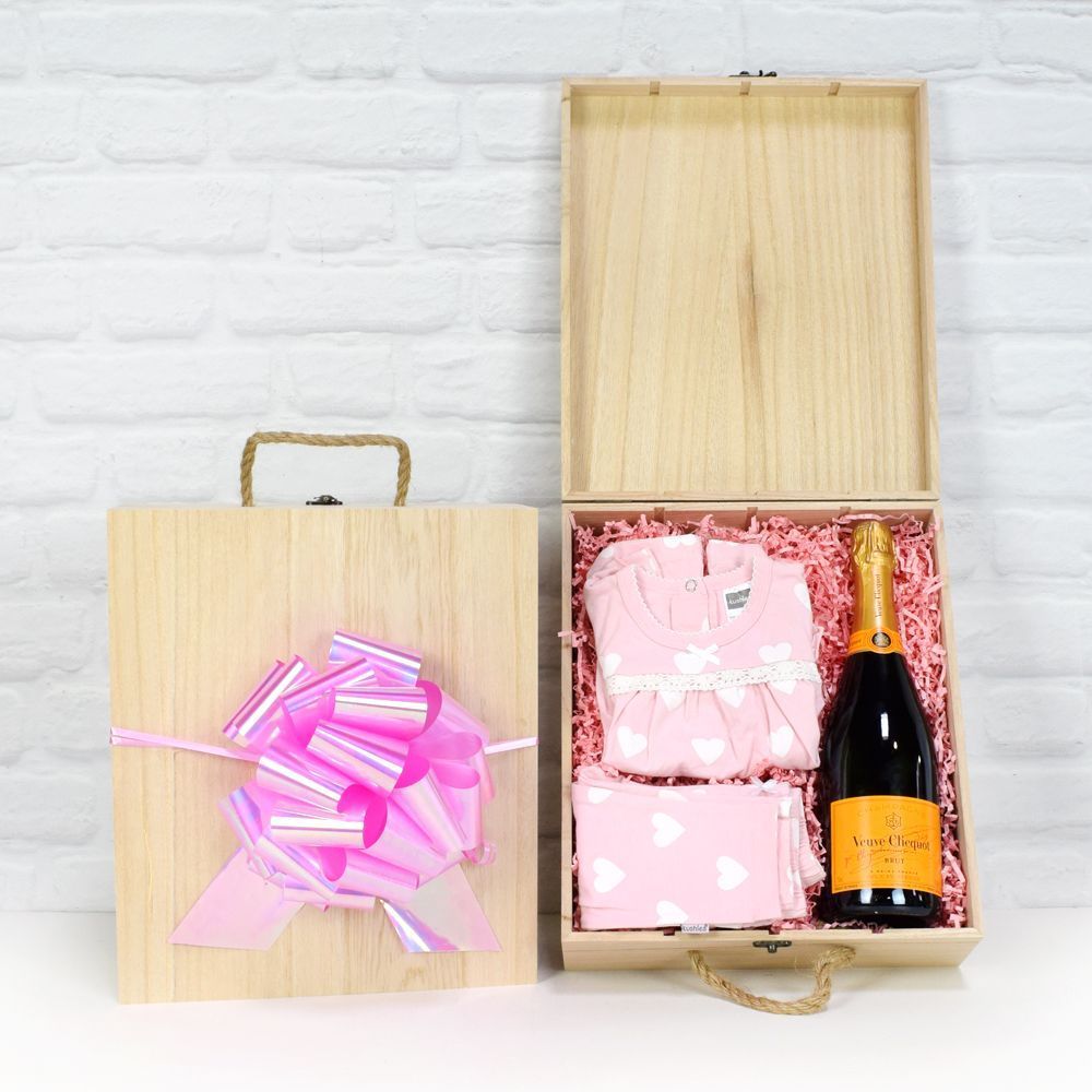 Exclusive Champagne Gift Basket for New Baby Girl Arrival – how the gift is presented