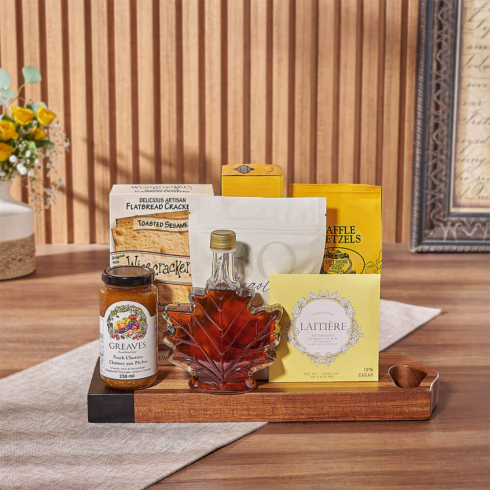 Deluxe Gourmet Snack Platter Gift Basket – how the gift is presented