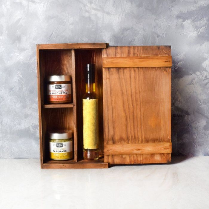 Gourmet Gift in Sturdy Wooden Crate with Wildly Delicious Specialties – how the gift is presented