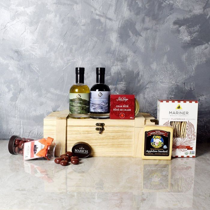 Artisan Gourmet Snack Crate with Olive Oil and Smoked Cheddar Gift – how the gift is presented