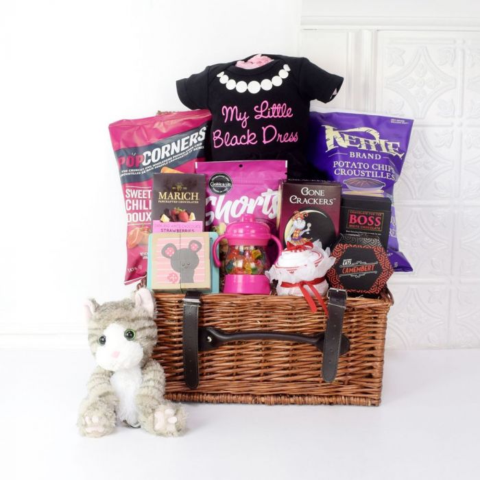 Baby Arrival Gift Basket in Wicker Picnic Basket for Newborn Girl – how the gift is presented