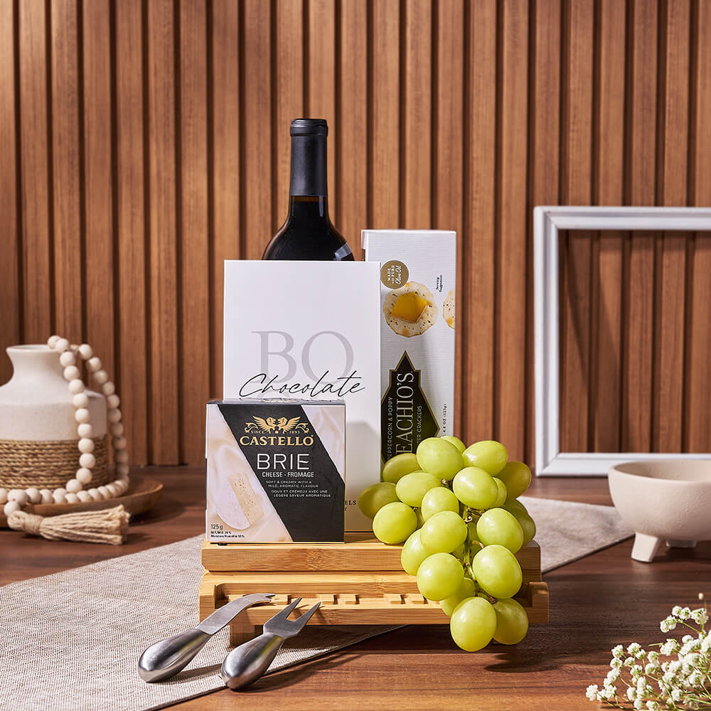 Grange Park Wine &amp; Cheese Basket, wine gift, wine, cheese gift, cheese, chocolate gift, chocolate, fruit gift, fruit, New Hampshire delivery