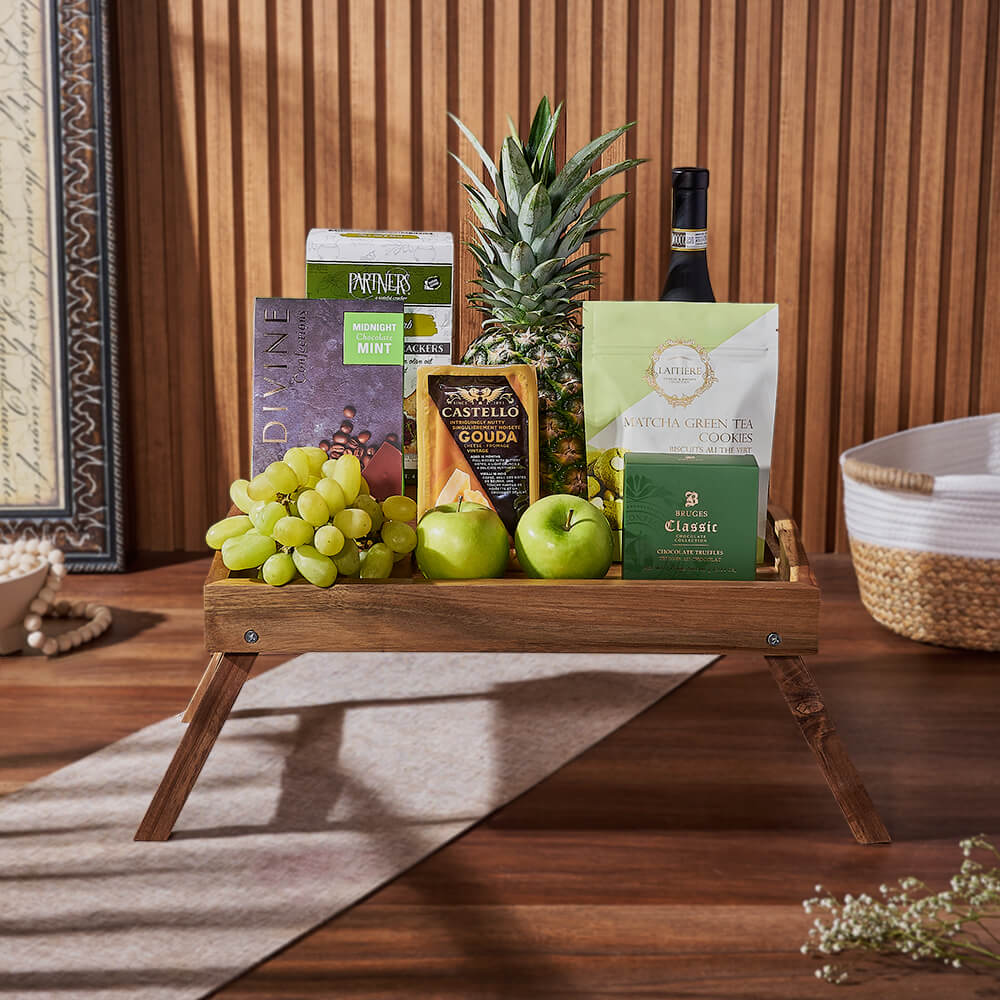 Wine and Green Fruit Gift Basket with Gourmet Snacks – how the gift is presented