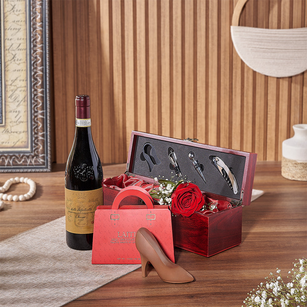 Elegant Wine Gift Box Featuring Red Rose and Milk Chocolate Heels – how the gift is presented