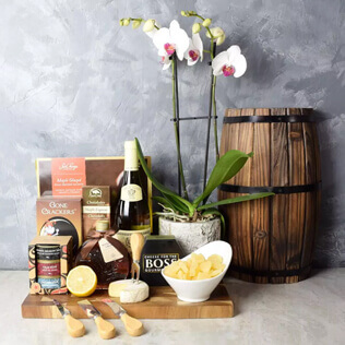Deluxe Sweet & Savory Wine Gift Set Manchester
